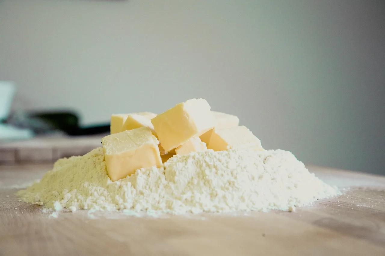 bake, butter, flour, pile, food preparation, baking, dough, sweets, pastries, sugar, flour, flour, flour, flour, flour, baking, baking, baking, sugar, sugar, sugar. California packaged foods batching: commercial transition