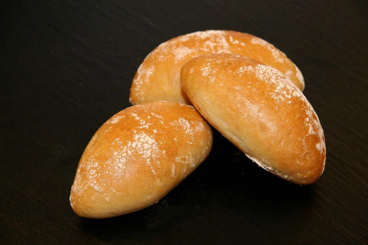 french coarse bun, dough, forms, bully, baker, food, eat, oven, specialty, crafts, freshly baked, bakery bread, production, taste, occupation, baked, breakfast, bully, bully, bully, bully, bully. Specialty food expansion: six routes, four ceilings, and how to sequence them